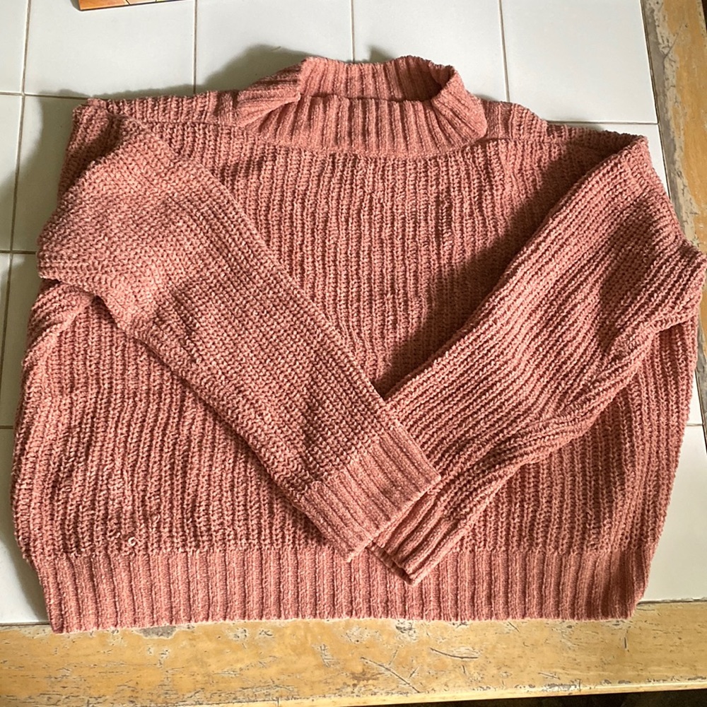 Cropped sweater, amazing condition, rarely worn